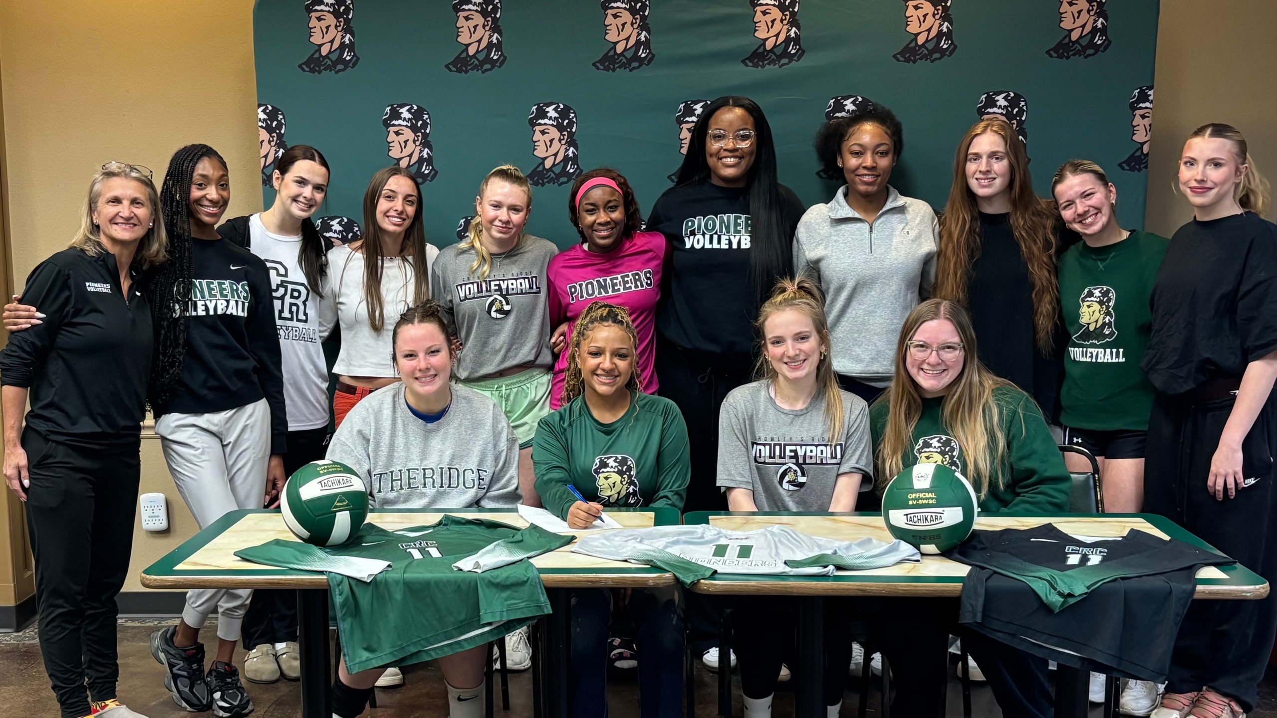 Miller Signs With Pioneer Volleyball