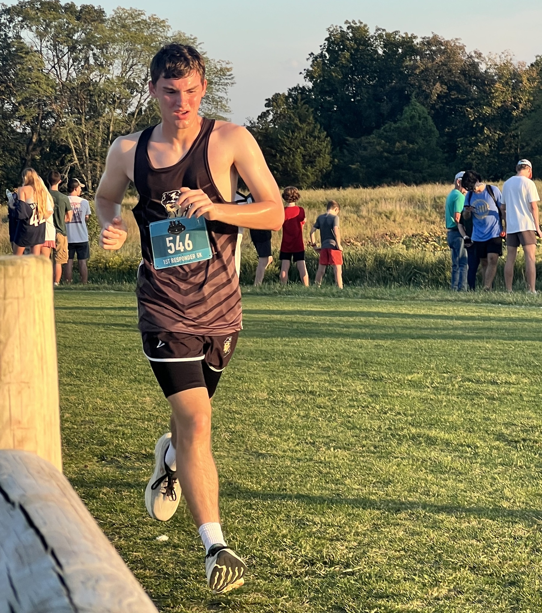 Cross Country Runs in Golden Eagle Invitational